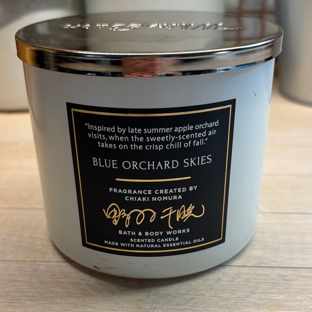 Bath & Body Works Blue Orchard Skies Candle with Gold Lid